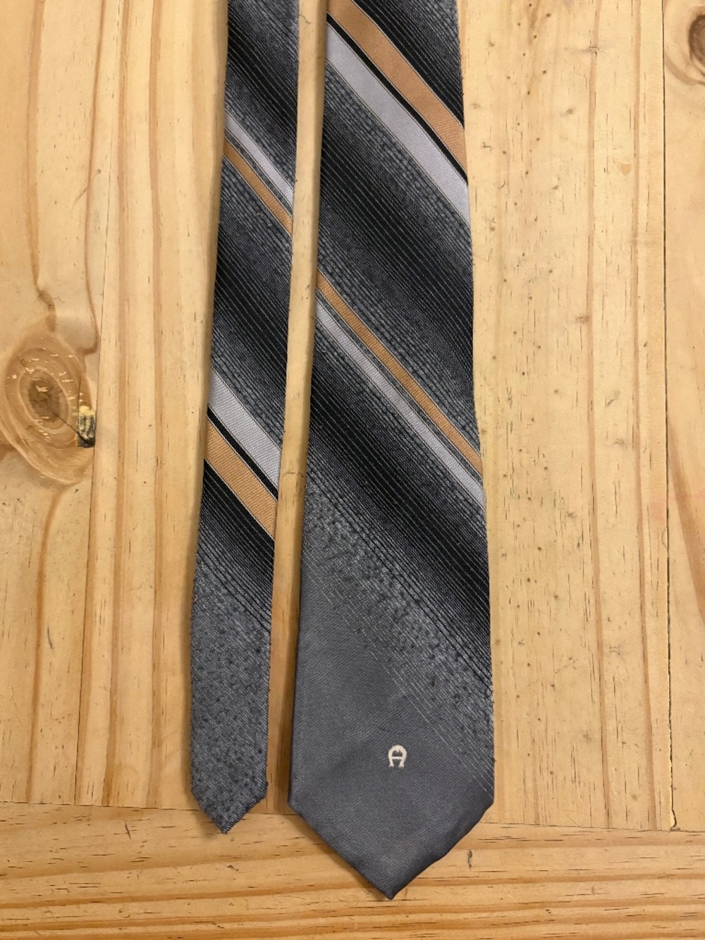 Vintage Etienne Aigner Striped Silk Blend Tie - Gray & Gold Classic 3" Width
